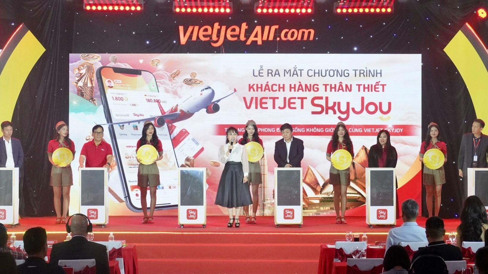 Bay càng nhiều, tích điểm đổi với ứng dụng Vietjet SkyJoy - Ảnh 2. Bay càng nhiều, tích điểm đổi với ứng dụng Vietjet SkyJoy - Ảnh 2.