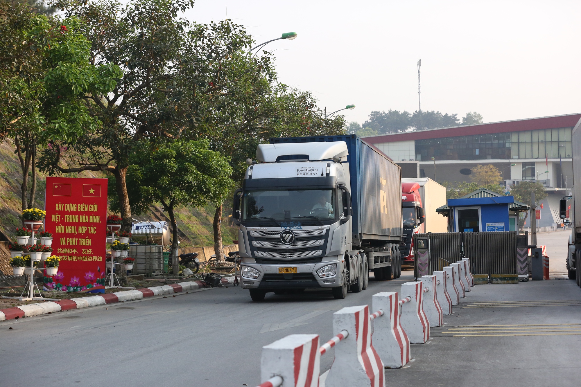  Bài 2: Thương mại biên giới Việt-Trung: Kỳ vọng bước chuyển 'cửa khẩu số' - Ảnh 1.