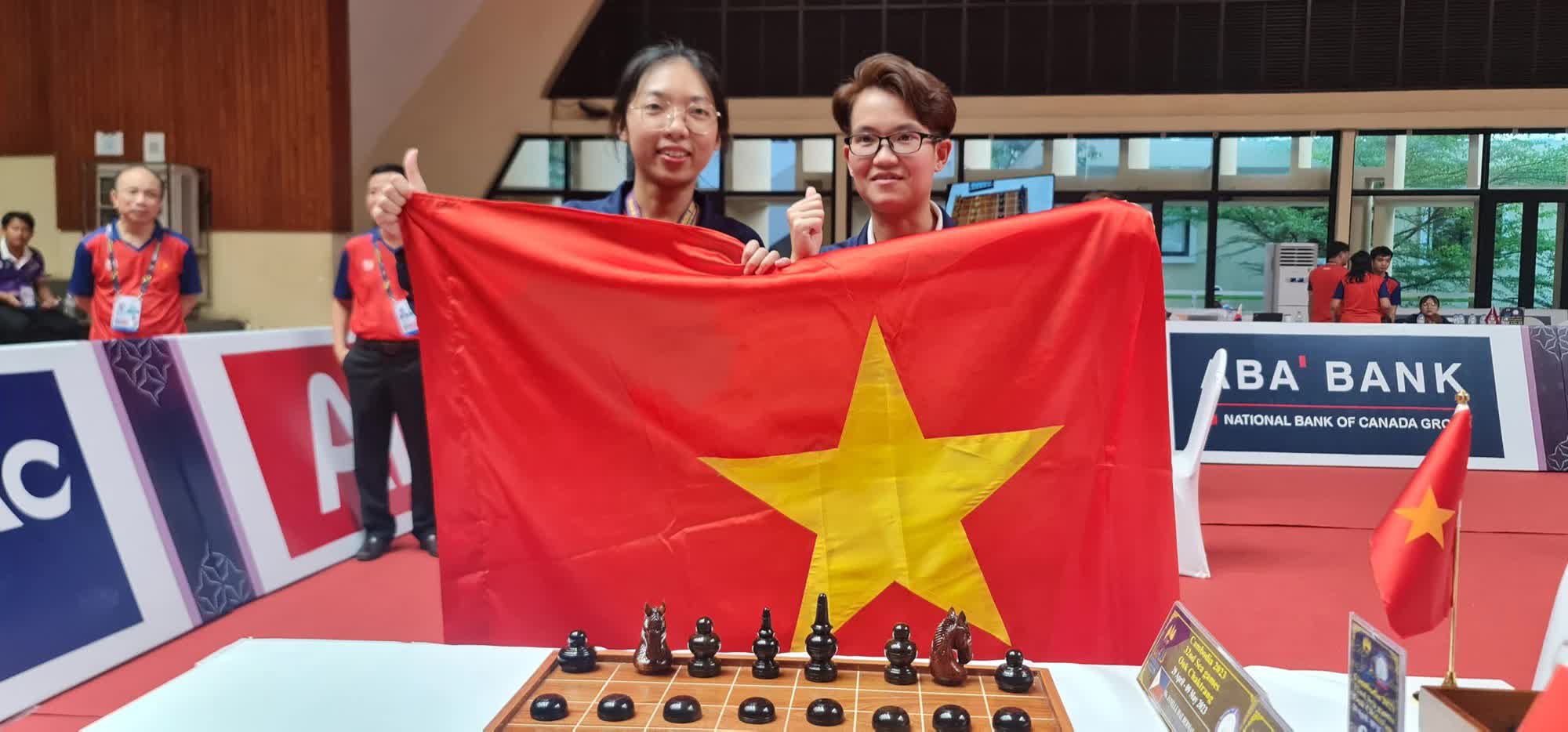 Việt Nam giành tấm Huy chương Vàng đầu tiên của SEA Games 32: Tuyệt vời cờ ốc! - Ảnh 1.