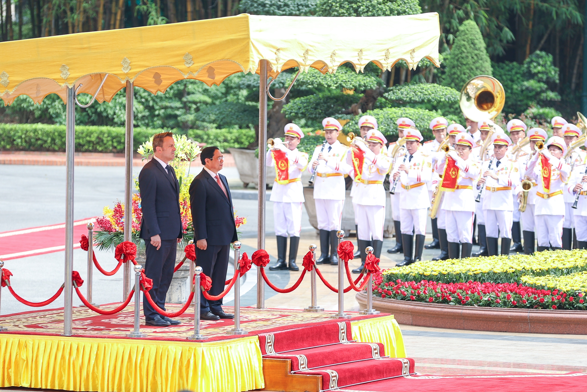 Chùm ảnh: Thủ tướng Phạm Minh Chính đón, hội đàm với Thủ tướng Luxembourg - Ảnh 1.