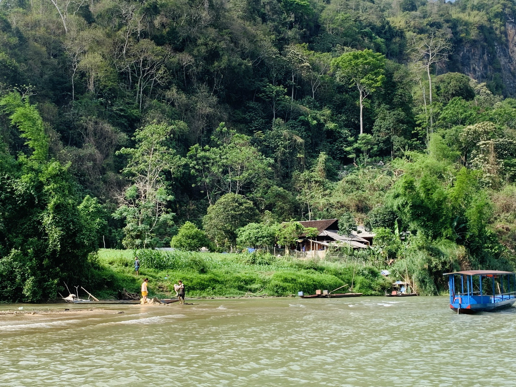 Ngắm viên ngọc xanh giữa núi rừng Việt Bắc - Ảnh 7.