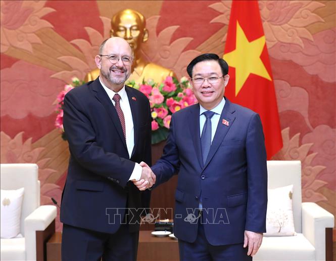 Chủ tịch Quốc hội tiếp Đại sứ, Trưởng Phái đoàn EU và Đại sứ Thụy Sĩ tại Việt Nam - Ảnh 2.