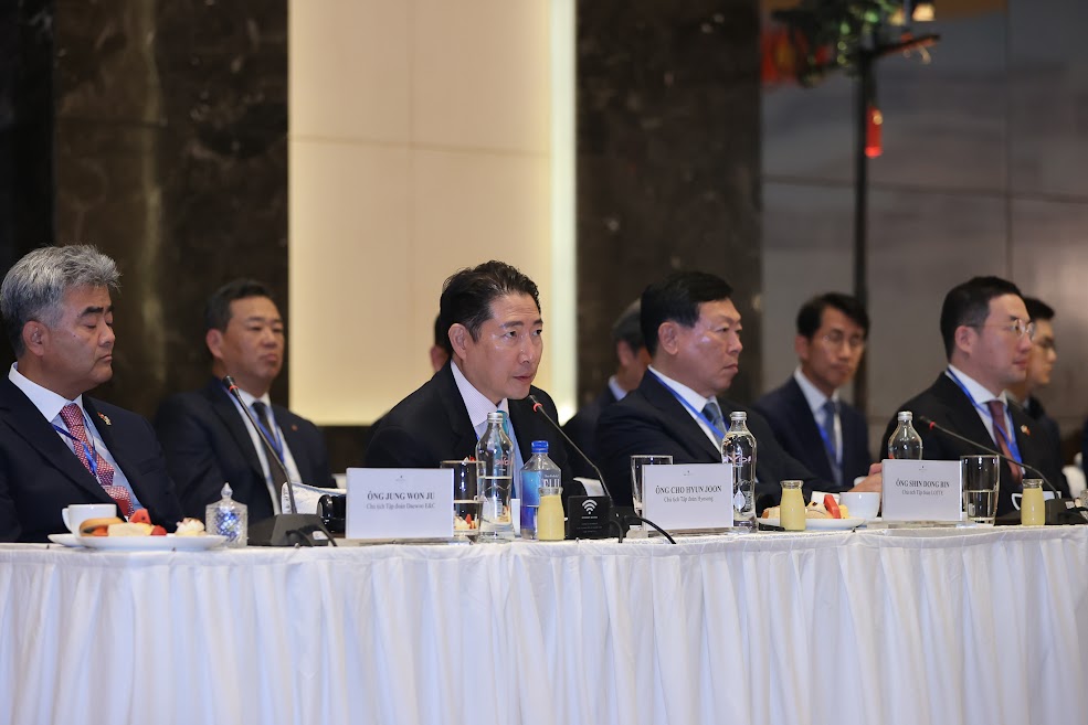 Các doanh nghiệp Hàn Quốc đánh giá cao sự phát triển mạnh mẽ của Việt Nam thời gian qua, cảm ơn sự ủng hộ và tạo điều kiện thuận lợi, tháo gỡ các khó khăn, vướng mắc của Chính phủ và các bộ, ngành Việt Nam với các nhà đầu tư Hàn Quốc - Ảnh: VGP/Nhật Bắc