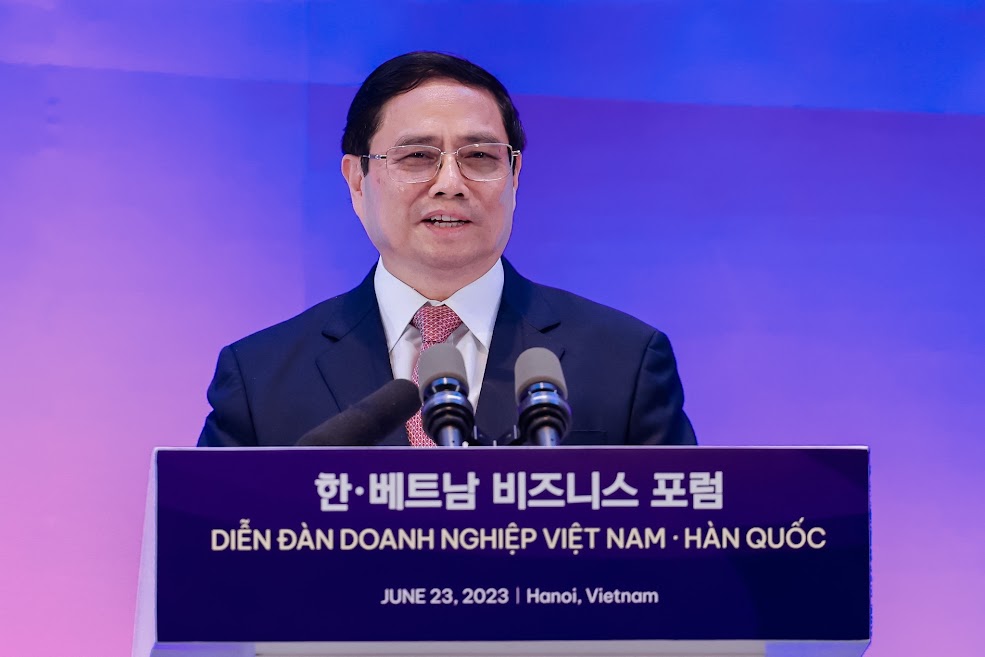 Thủ tướng đánh giá cao và cảm ơn những chia sẻ thẳng thắn, chân thành của các doanh nghiệp Hàn Quốc về tình hình kinh doanh tại Việt Nam và cam kết đầu tư ở Việt Nam trong những lĩnh vực mới - Ảnh: VGP/Nhật Bắc