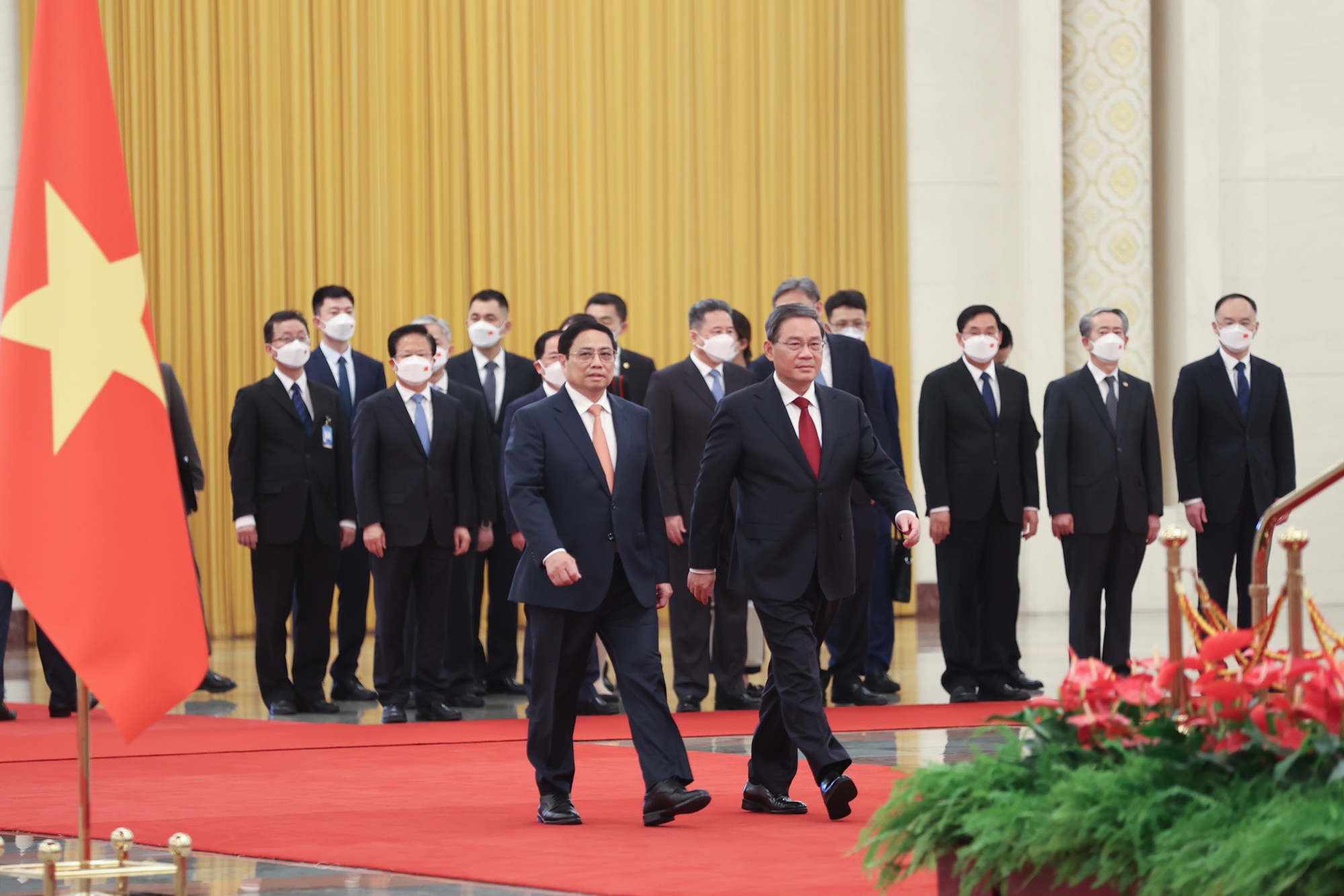 Chùm ảnh: Lễ đón chính thức Thủ tướng Phạm Minh Chính thăm Trung Quốc - Ảnh 3.