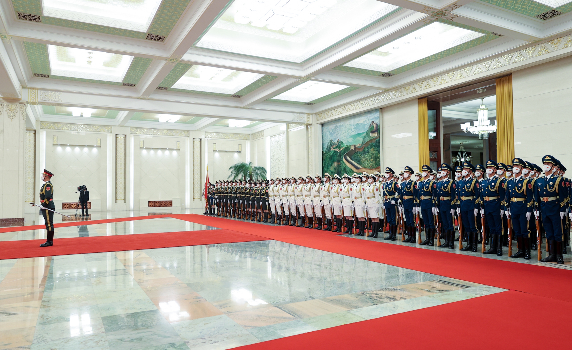 Việc Thủ tướng Phạm Minh Chính thăm chính thức Trung Quốc và Trung Quốc đón Thủ tướng Phạm Minh Chính thể hiện sự coi trọng của hai Đảng, hai nước trong quan hệ Đối tác Hợp tác chiến lược toàn diện Việt Nam-Trung Quốc - Ảnh: VGP/Nhật Bắc