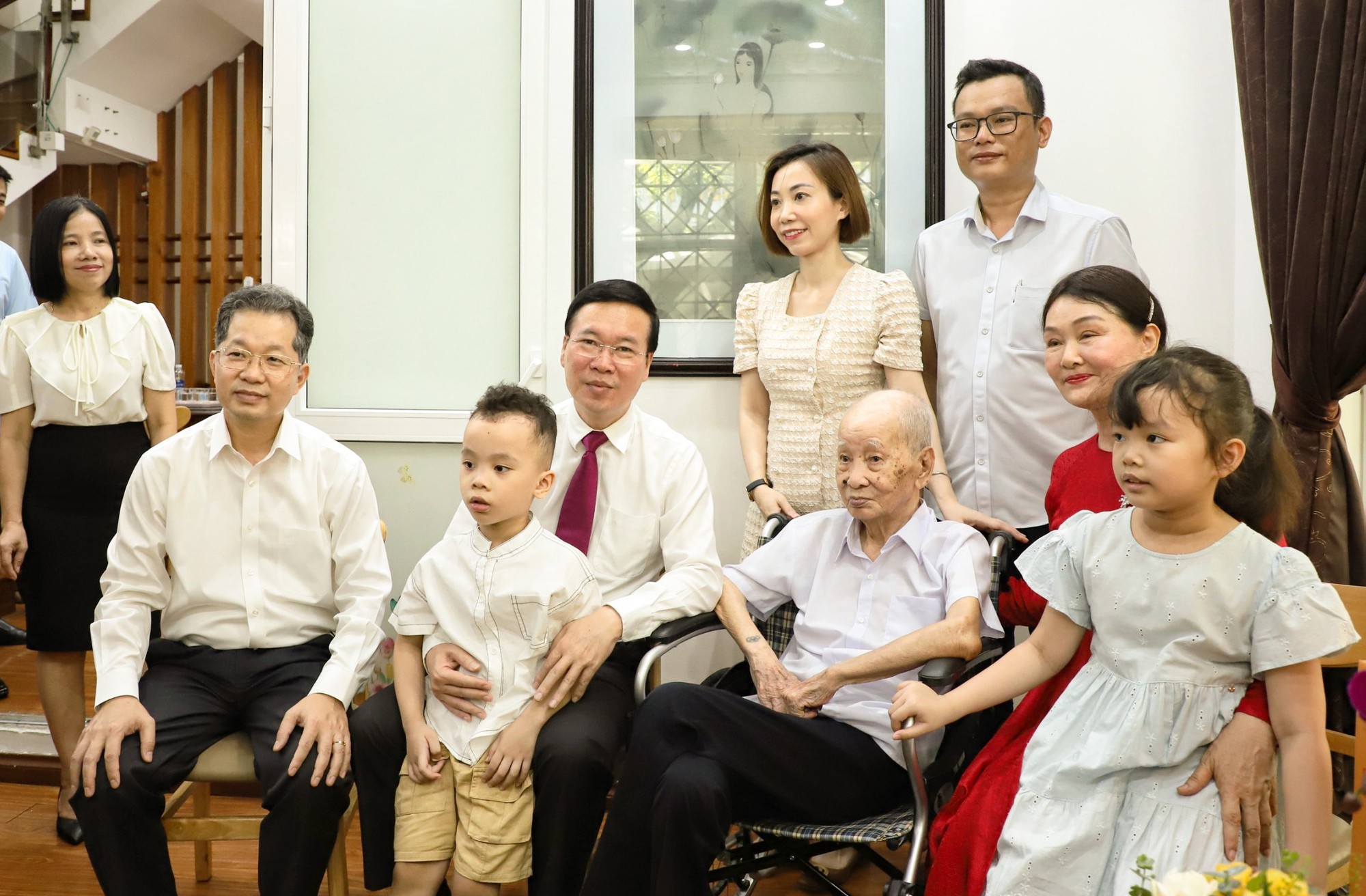 Chủ tịch nước Võ Văn Thưởng thăm gia đình văn hóa tiêu biểu tại Đà Nẵng ...
