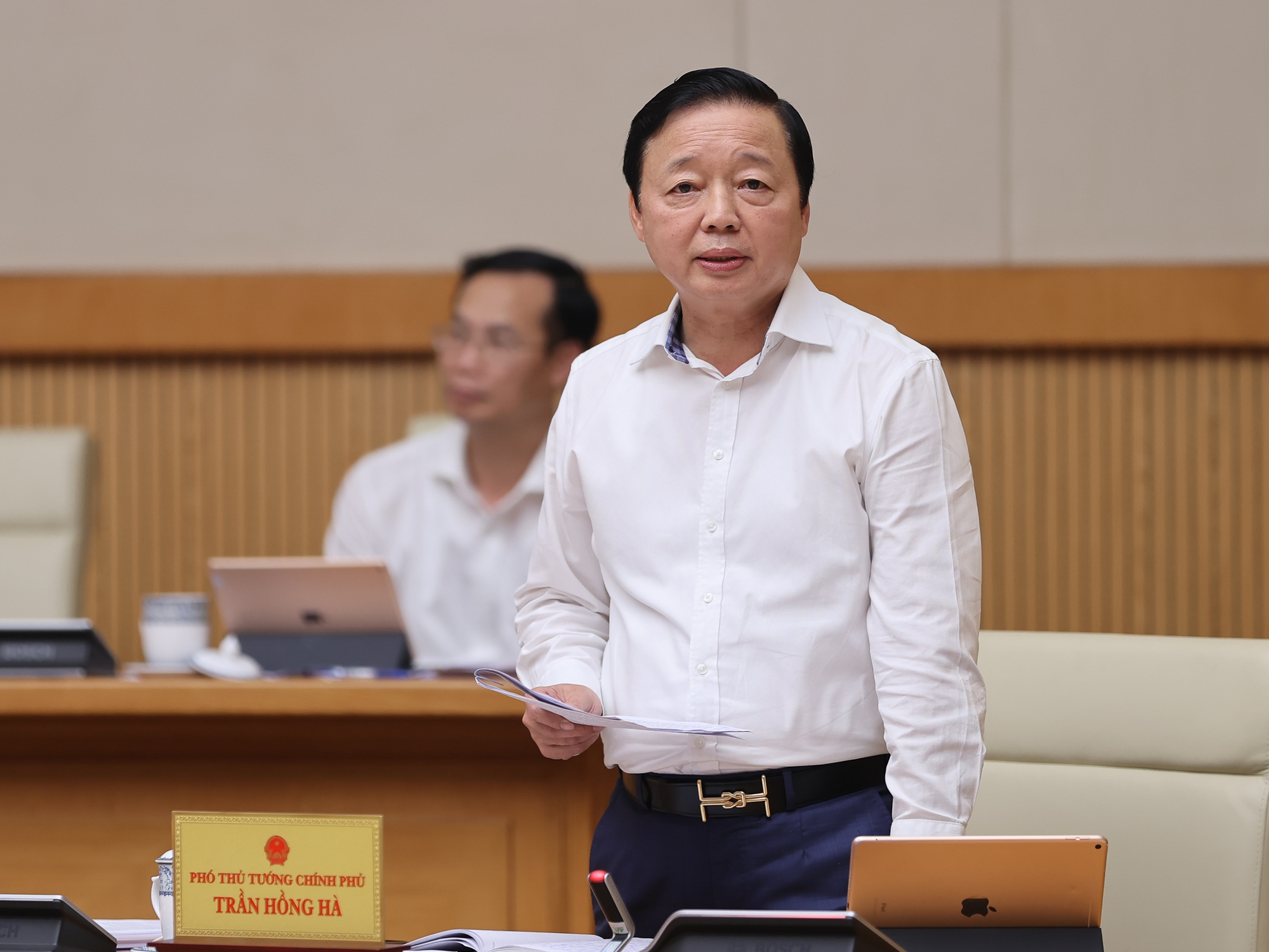 Phó Thủ tướng Trần Hồng Hà phát biểu tại Phiên họp - Ảnh: VGP/Nhật Bắc