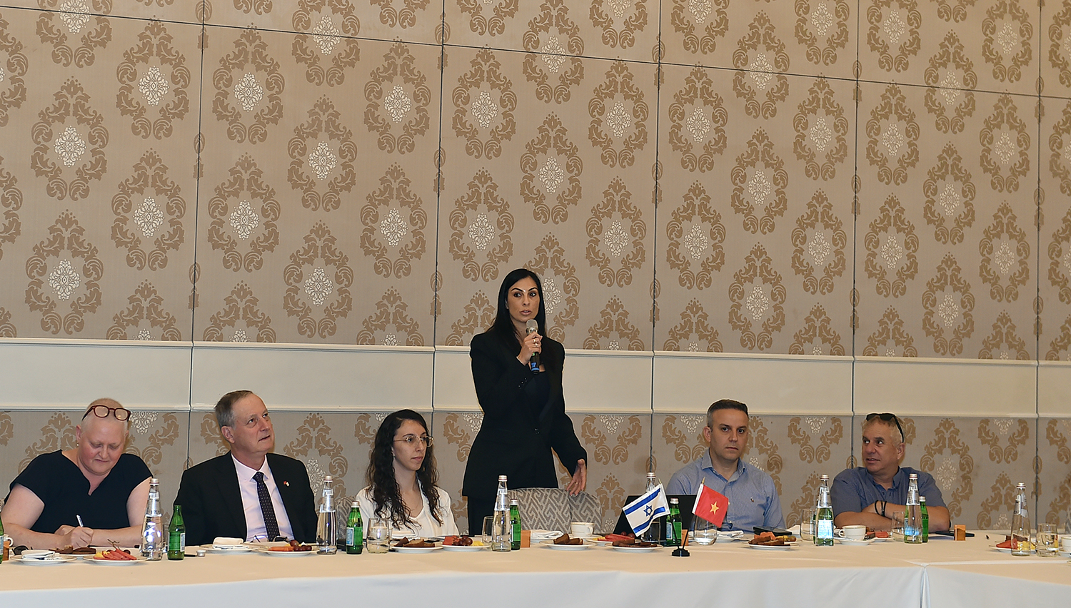 Phó Thủ tướng Trần Lưu Quang tiếp các doanh nghiệp Israel - Ảnh 2.