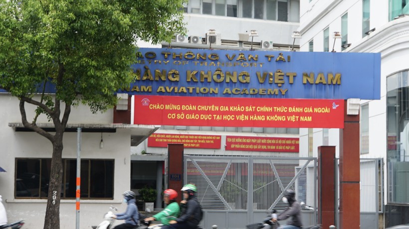 Học viện Hàng không Việt Nam thu học phí vượt trần hàng chục tỉ đồng - Ảnh 1.