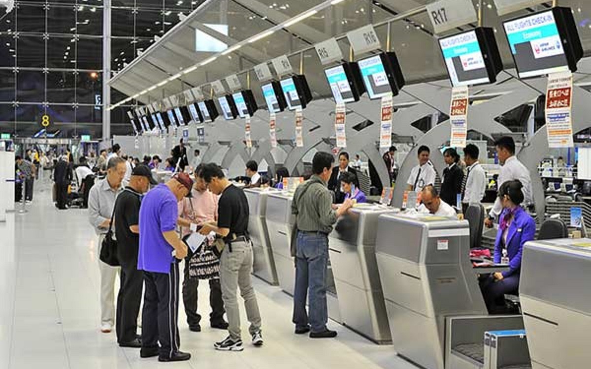 Từ hôm nay 2/8, chính thức sử dụng VNeID khi làm thủ tục đi máy