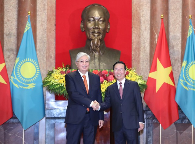 Thông cáo báo chí chung về kết quả chuyến thăm chính thức Việt Nam của Tổng thống Kazakhstan - Ảnh 1.