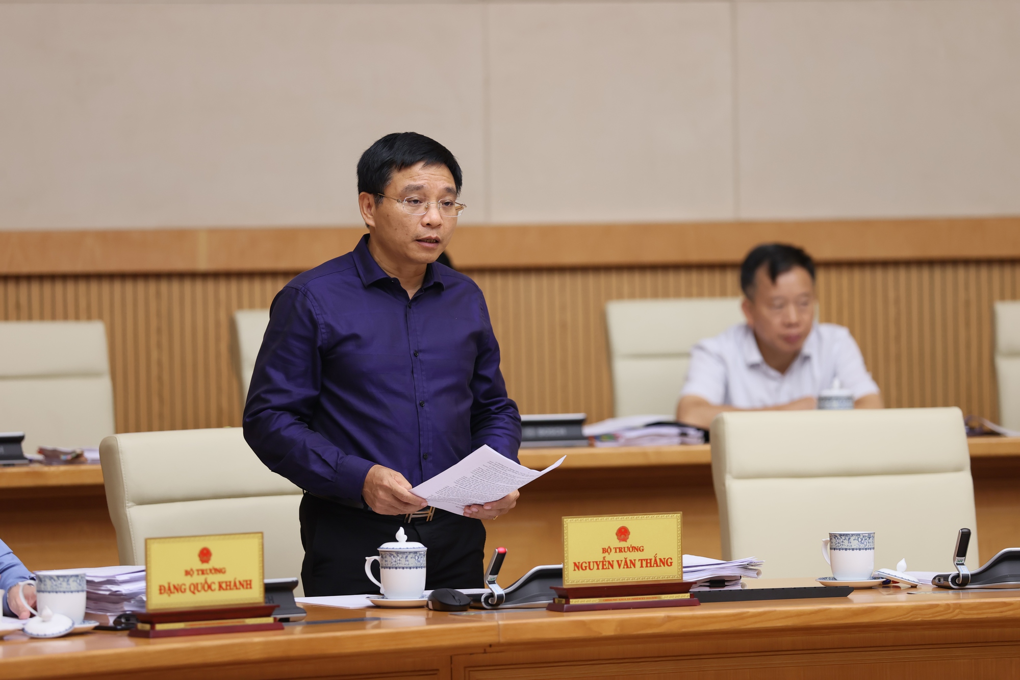 Bộ trưởng Bộ Giao thông vận tải Nguyễn Văn Thắng phát biểu tại phiên họp - Ảnh: VGP/Nhật Bắc