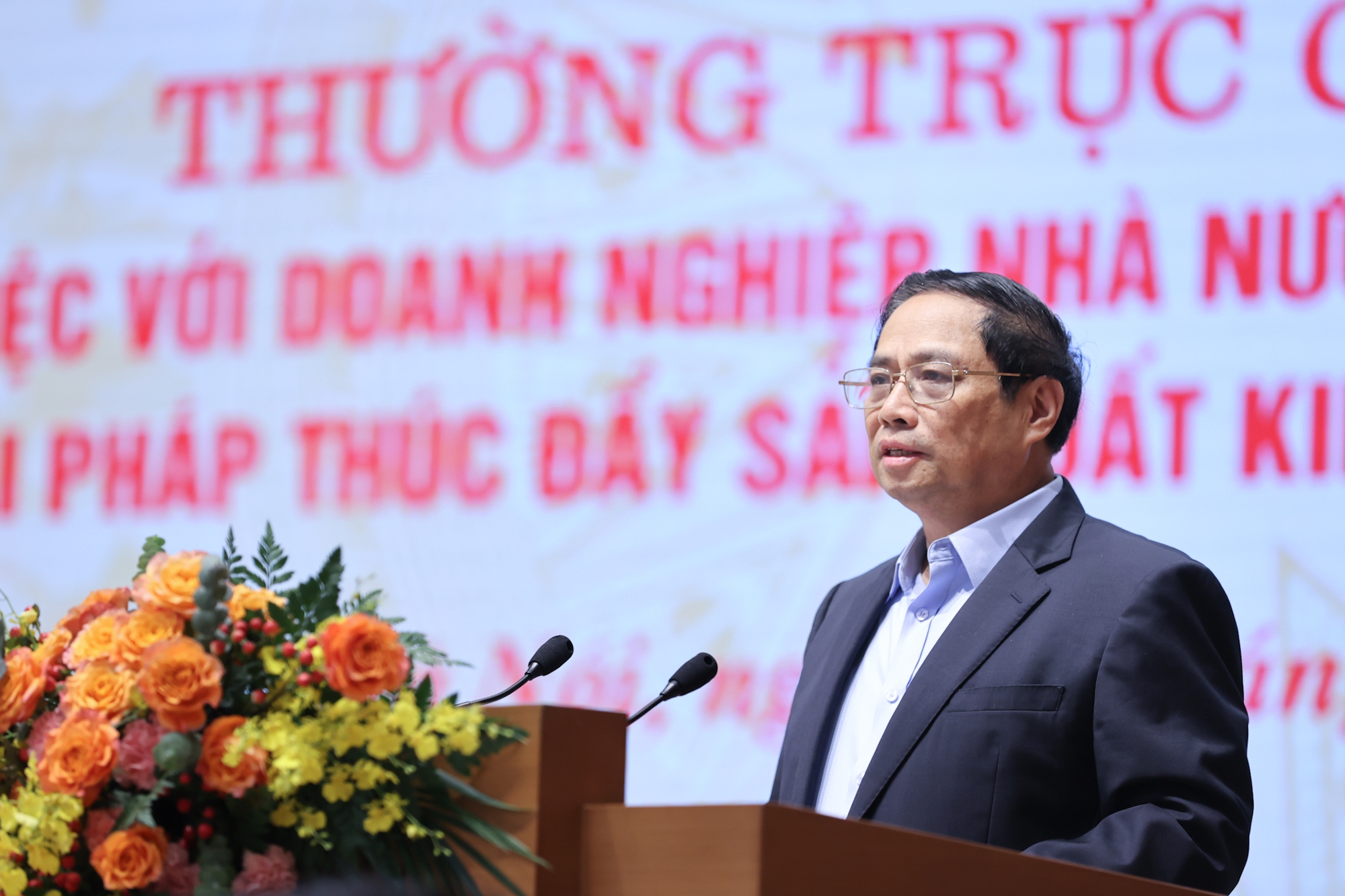 Thủ tướng Phạm Minh Chính nhấn mạnh 6 quan điểm chỉ đạo điều hành để tiếp tục để nâng cao hiệu quả hoạt động, đổi mới khu vực doanh nghiệp nhà nước - Ảnh: VGP/Nhật Bắc