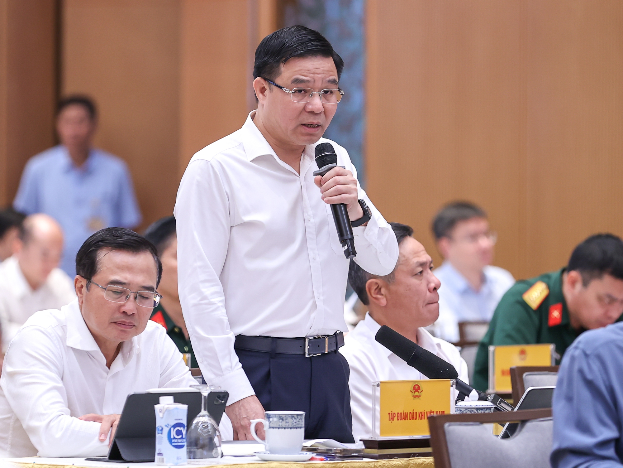 Tổng Giám đốc Tập đoàn Dầu khí Việt Nam Lê Mạnh Hùng phát biểu tại hội nghị - Ảnh: VGP/Nhật Bắc