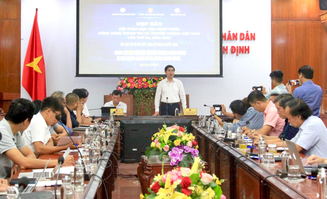 Hội thảo hợp tác phát triển CNTT và truyền thông diễn ra tại Bình Định - Ảnh 1.