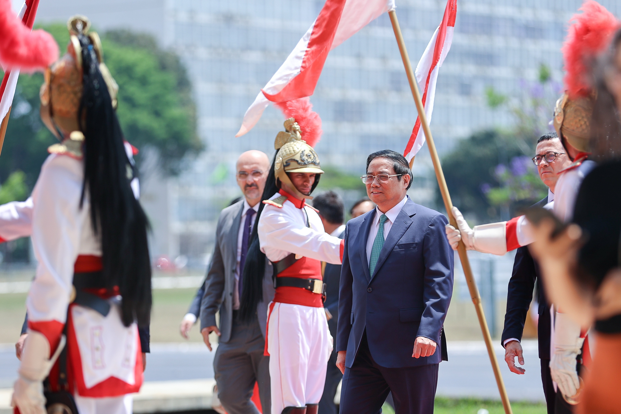 Tổng thống Brazil đón Thủ tướng Phạm Minh Chính thăm chính thức Brazil - Ảnh: VGP/Nhật Bắc