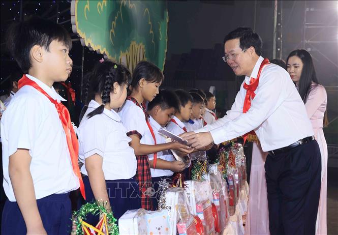 Chủ tịch nước Võ Văn Thưởng dự Đêm hội Trăng rằm tại Bình Phước - Ảnh 5.