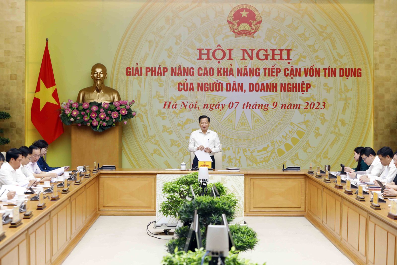 Phó Thủ tướng Lê Minh Khái chủ trì họp bàn giải pháp nâng cao khả năng tiếp cận tín dụng của người dân, doanh nghiệp - Ảnh 11.