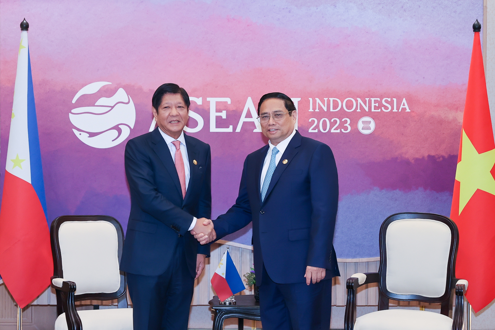 Thủ tướng Phạm Minh Chính và Tổng thống Philippines Ferdinand Romualdez Marcos Jr bày tỏ vui mừng trước đà phát triển mạnh mẽ của quan hệ Việt Nam - Philippines trên mọi lĩnh vực - Ảnh: VGP/Nhật Bắc