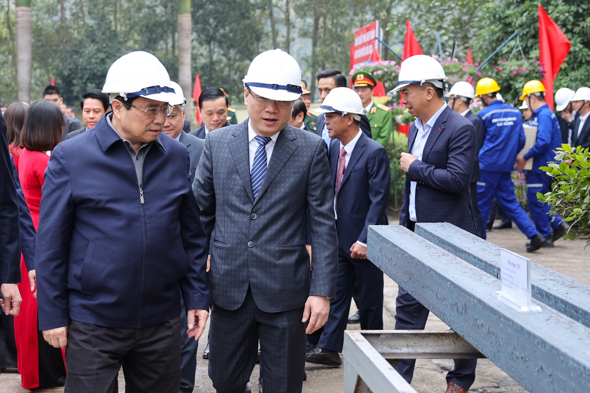 Thủ tướng Phạm Minh Chính: Cao Bằng cần đẩy mạnh phát triển kinh tế cửa khẩu- Ảnh 14.