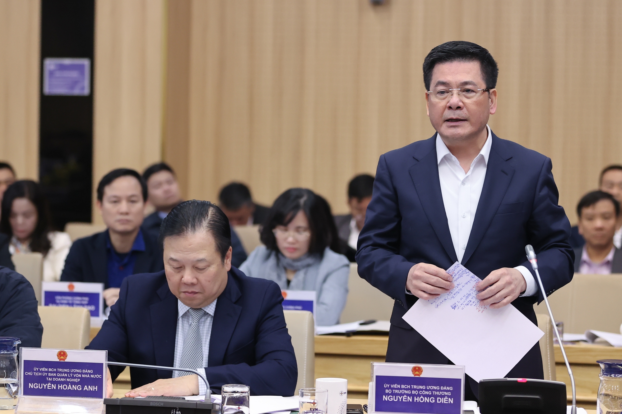 Bộ trưởng Bộ Công Thương Nguyễn Hồng Diên phát biểu tại buổi làm việc - Ảnh: VGP/Nhật Bắc