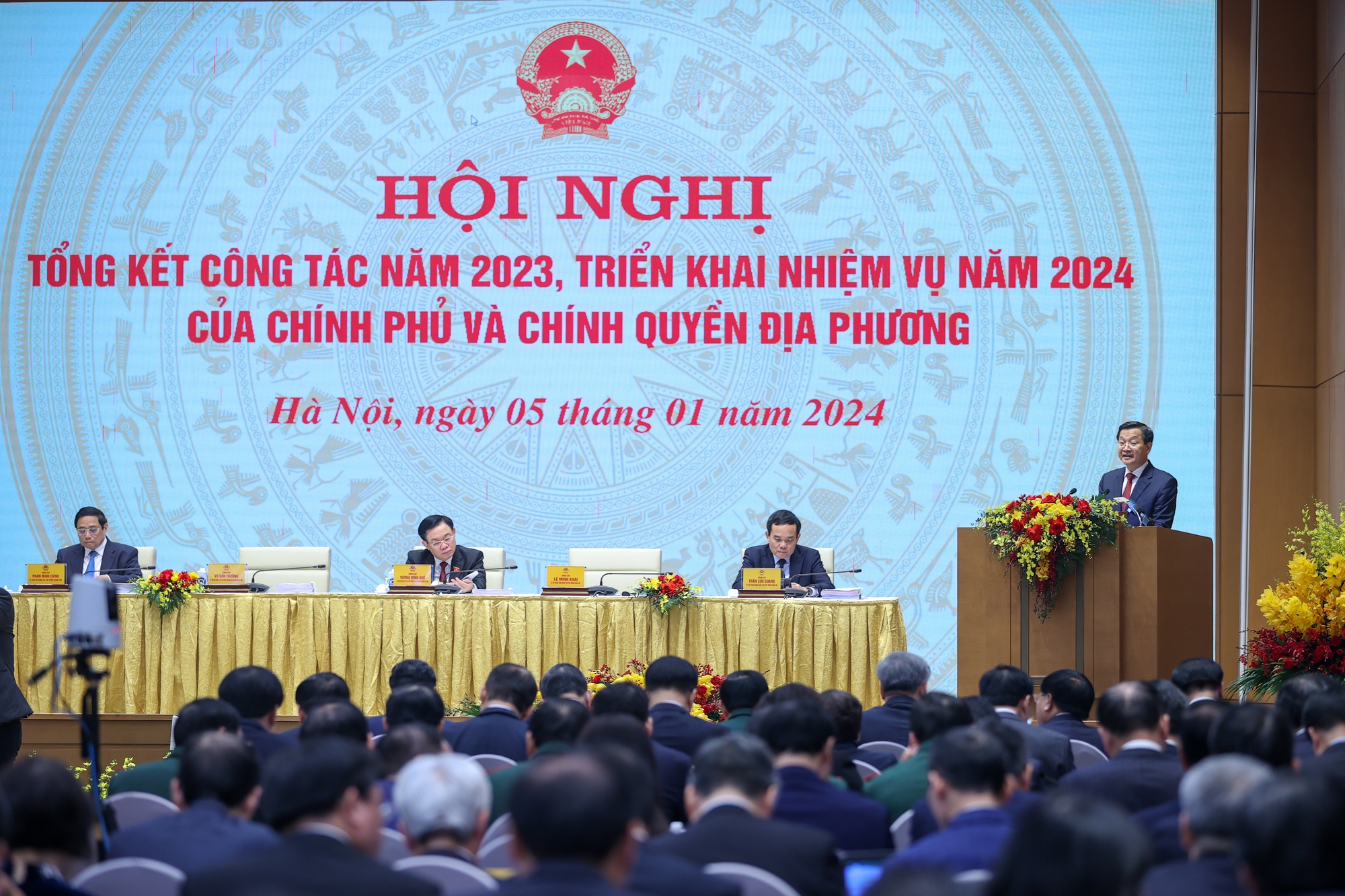 Kinh tế Việt Nam tiếp tục là điểm sáng; toàn bộ chỉ tiêu về xã hội đều đạt và vượt mục tiêu đề ra- Ảnh 3.