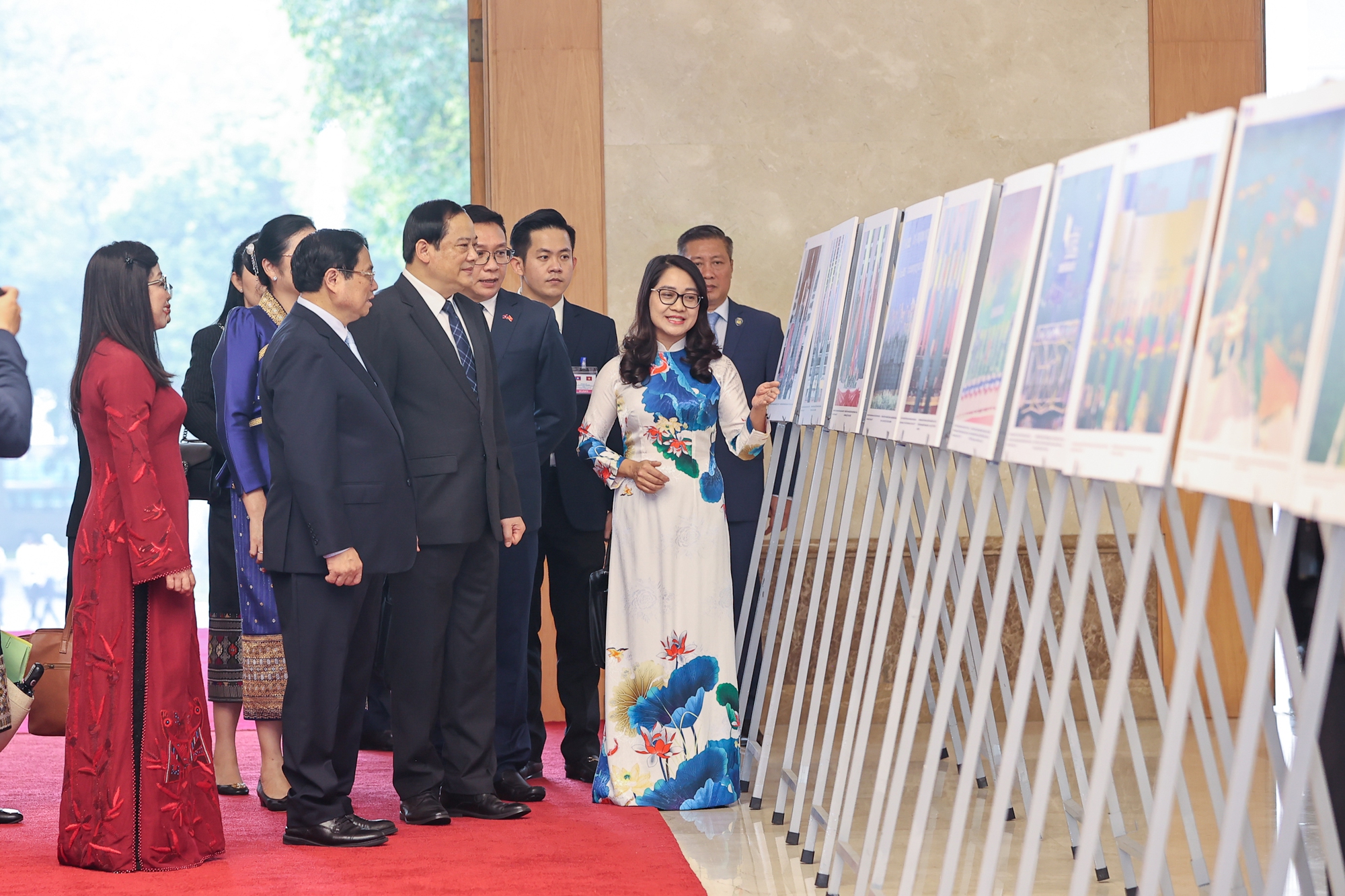Chùm ảnh: Lễ đón trọng thể Thủ tướng Lào Sonexay Siphandone thăm chính thức Việt Nam- Ảnh 8.