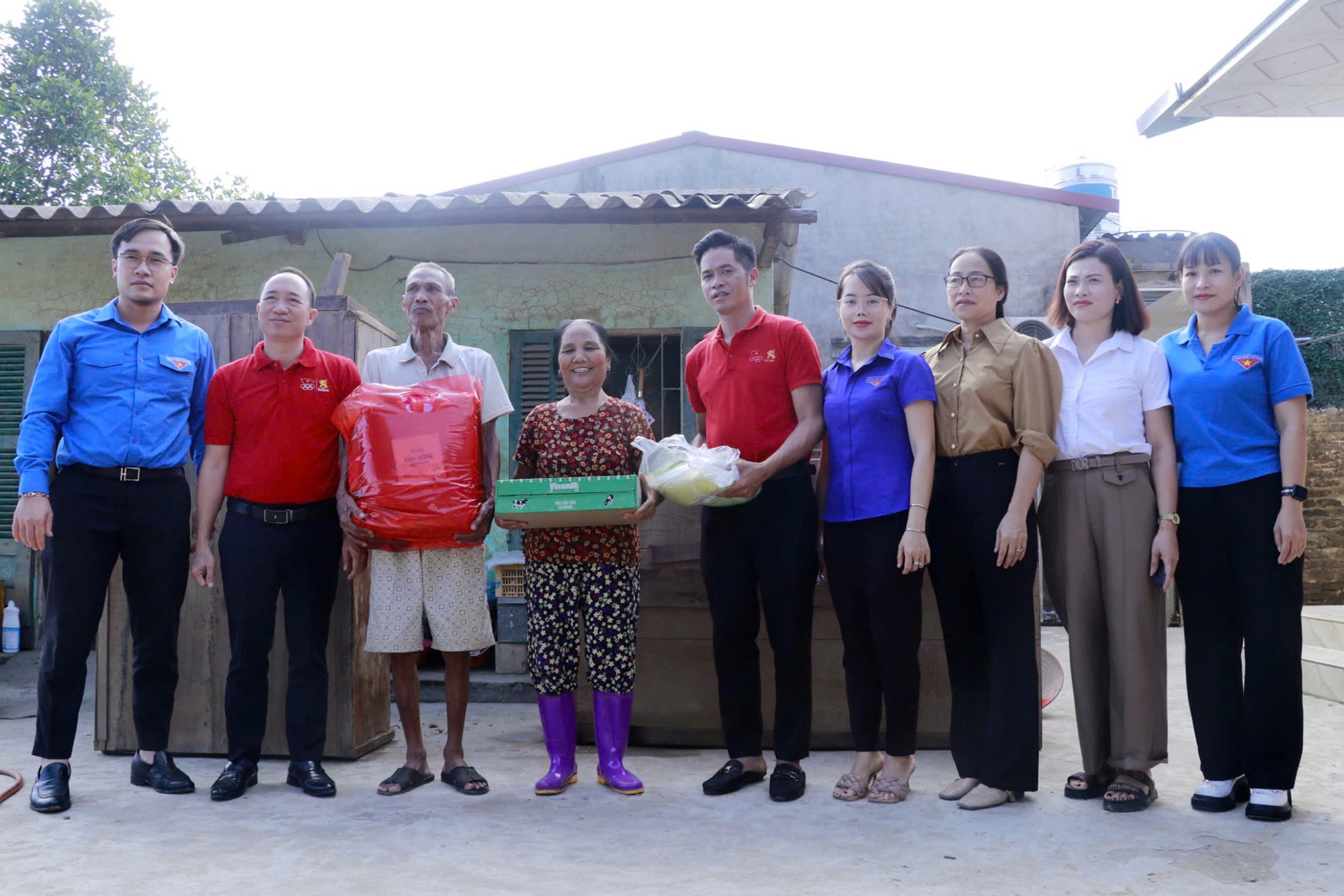 Hỗ trợ người dân vùng bão lũ Yên Bái, Tuyên Quang, Cao Bằng, Bắc Kạn- Ảnh 2.