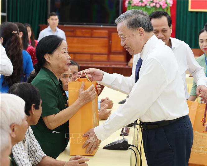 Tổng Bí thư, Chủ tịch nước Tô Lâm tri ân người có công và hỗ trợ người nghèo tỉnh Quảng Trị- Ảnh 1.