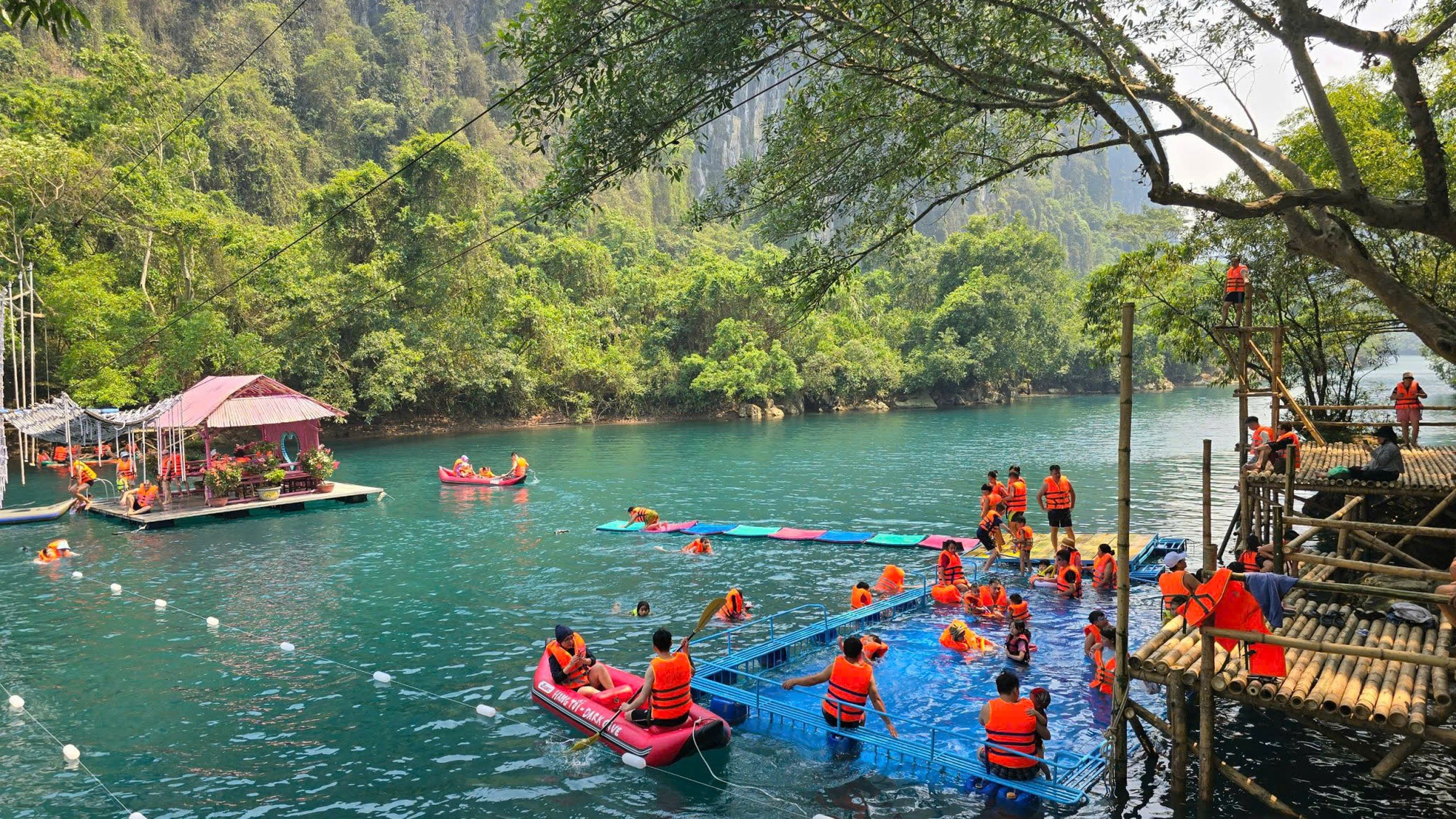 Du lịch miền Trung đón nhiều khởi sắc- Ảnh 1.