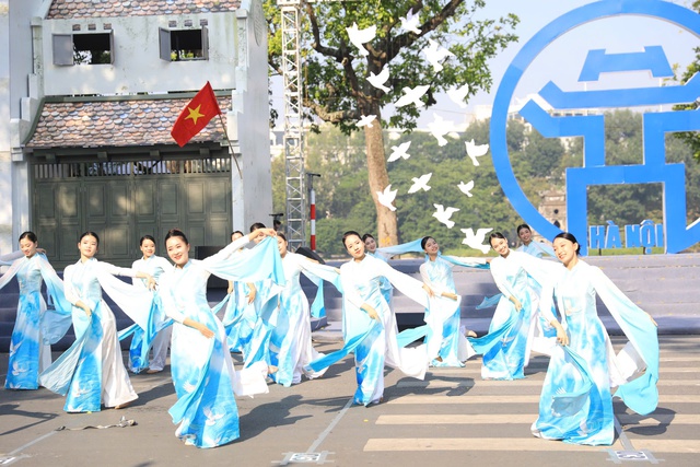 Tin tưởng với tầm nhìn mới về văn hóa Thăng Long - Hà Nội ngàn năm văn hiến- Ảnh 3.