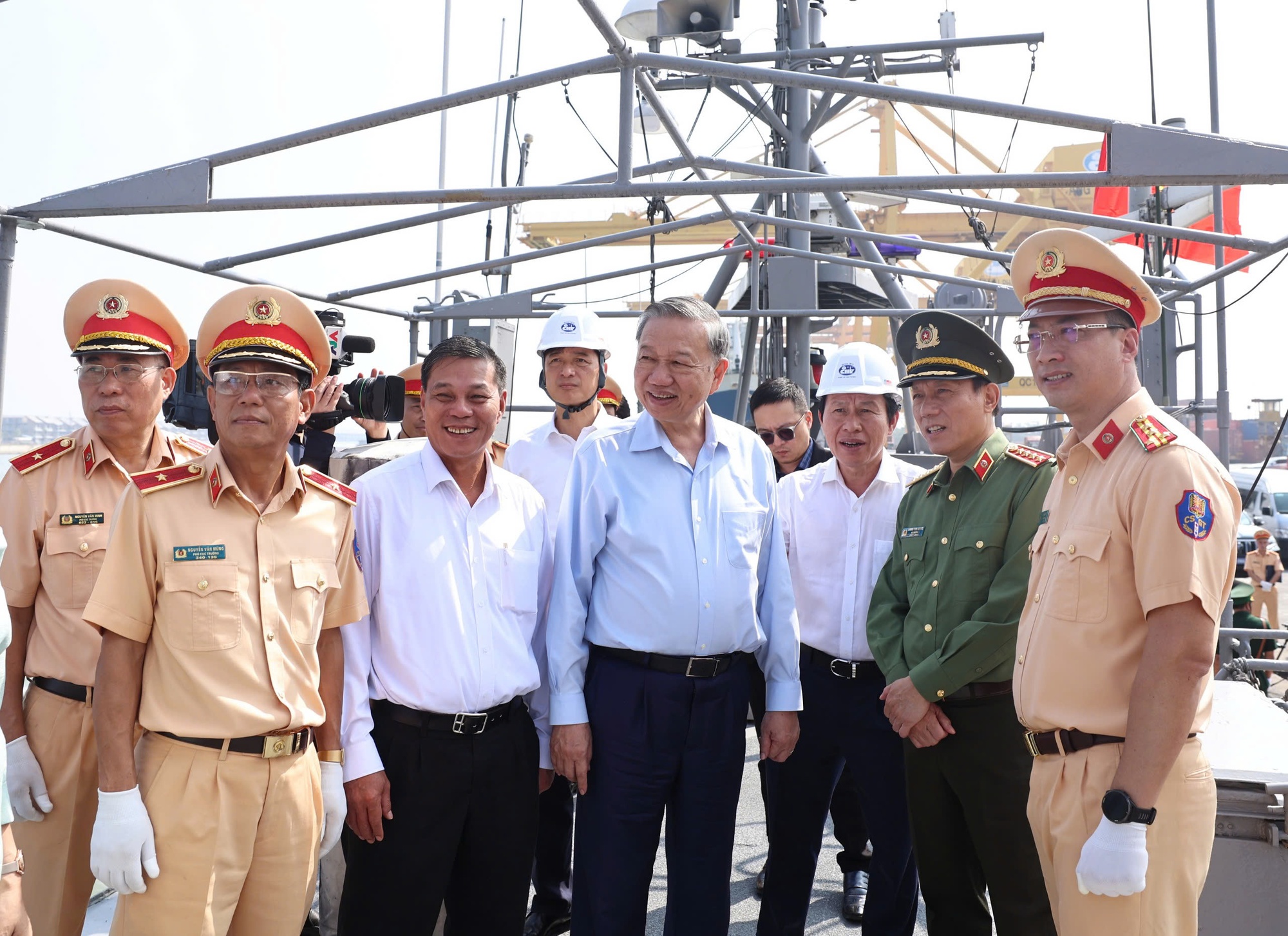 Tổng Bí thư Tô Lâm kiểm tra tàu tuần tra của Bộ Công an- Ảnh 2.