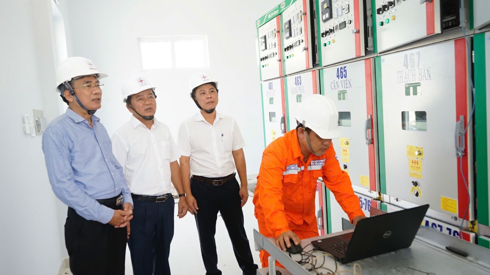 EVNSPC: Tiếp tục đóng điện, vận hành nhiều công trình điện 110 kV trọng điểm- Ảnh 1.