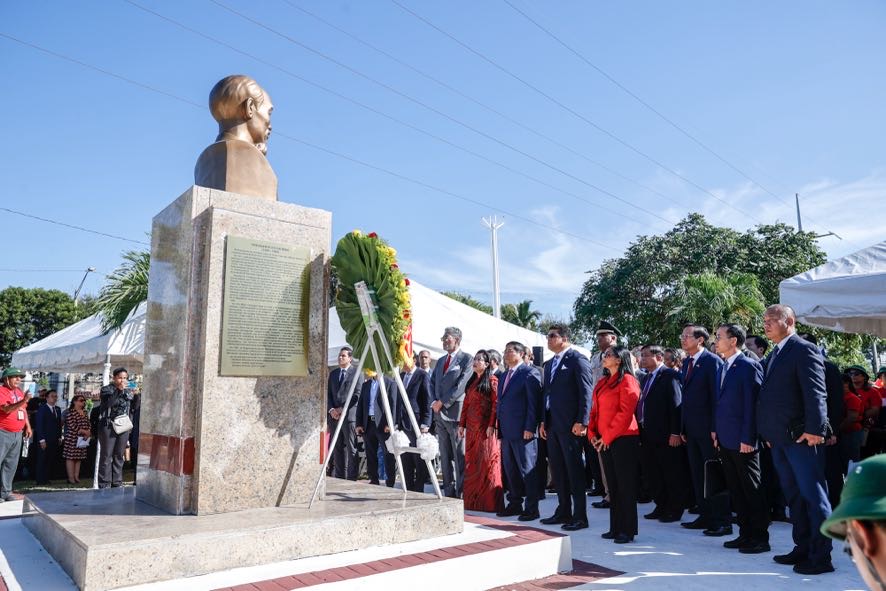 Thủ tướng dự lễ khánh thành tôn tạo Tượng đài Chủ tịch Hồ Chí Minh tại Dominica- Ảnh 2.