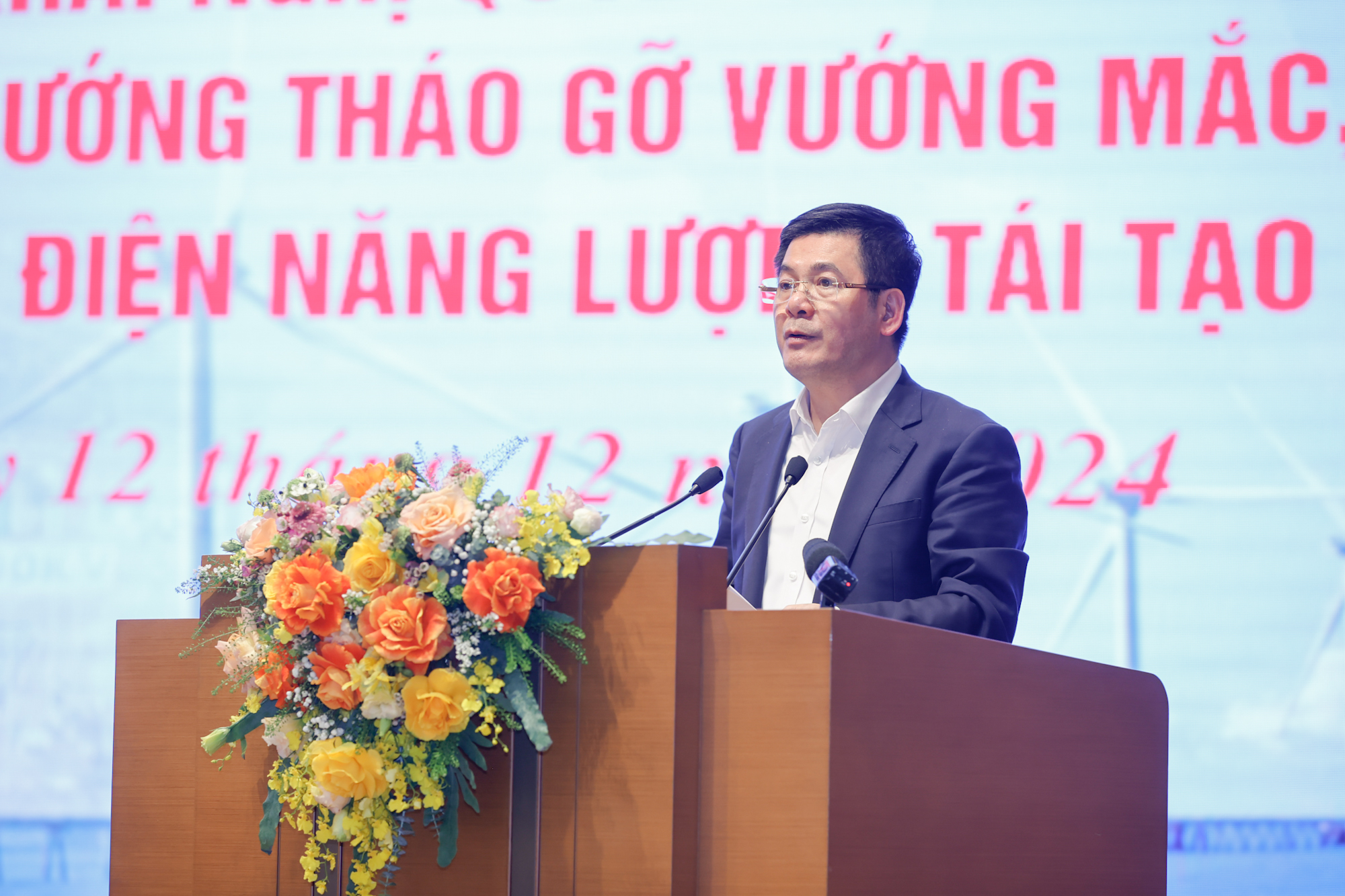 Thủ tướng: Cương quyết xử lý vướng mắc cho các dự án điện tái tạo, nghiêm cấm 'chạy chọt', tiêu cực, tham nhũng- Ảnh 5. Thủ tướng: Cương quyết xử lý vướng mắc cho các dự án điện tái tạo, nghiêm cấm 'chạy chọt', tiêu cực, tham nhũng- Ảnh 5.