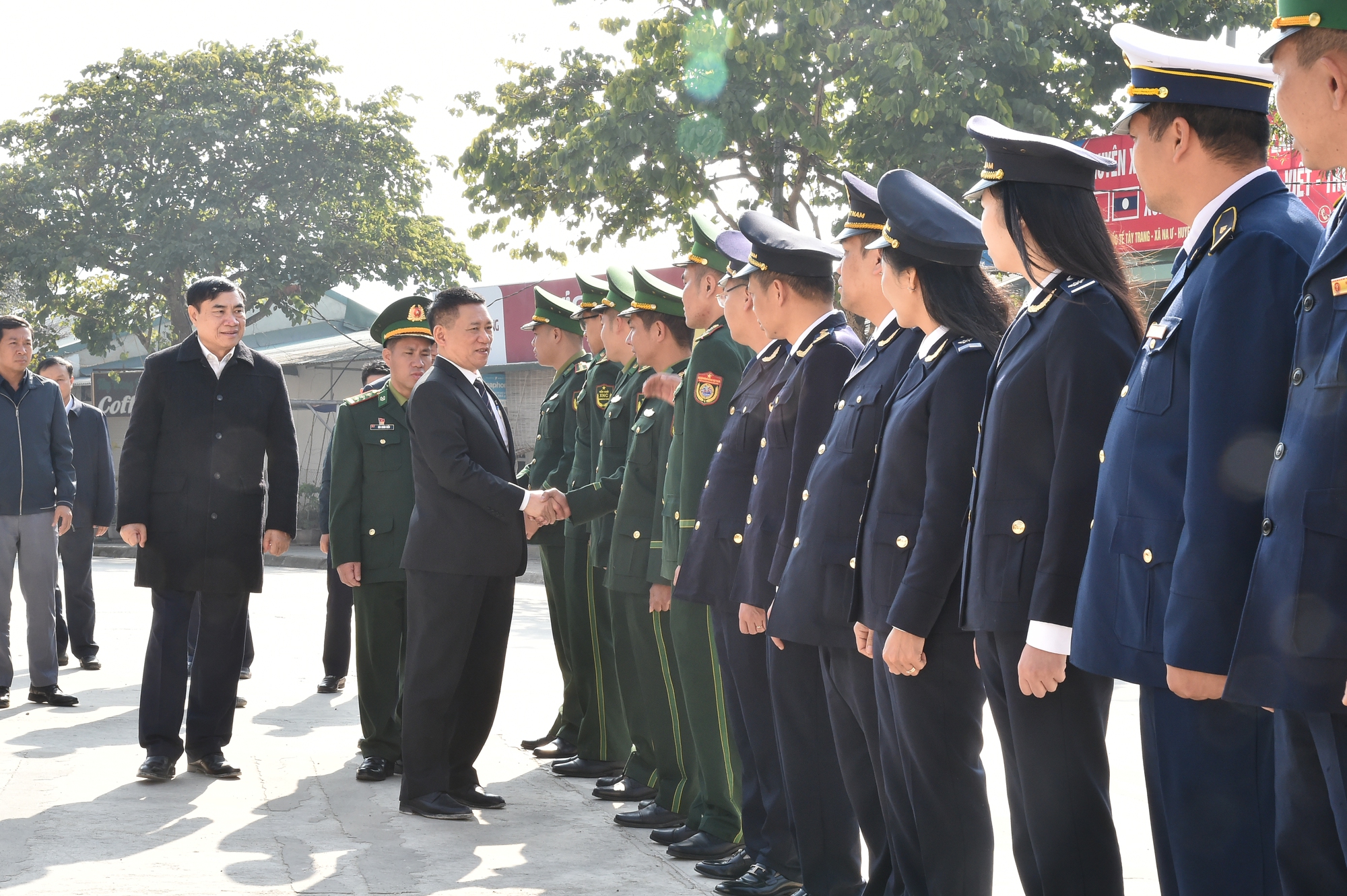 Phó Thủ tướng Hồ Đức Phớc thăm và làm việc với Đồn Biên phòng Cửa khẩu quốc tế Tây Trang, Điện Biên- Ảnh 3.