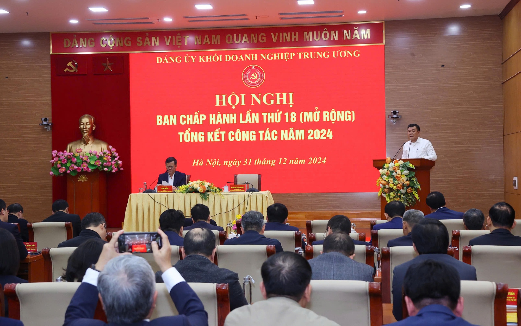 Các đơn vị khối doanh nghiệp TW có doanh thu vượt 18,9% kế hoạch năm- Ảnh 2.
