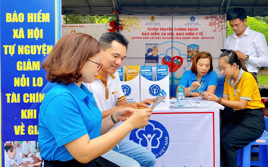 Đề xuất rút ngắn thời gian cấp sổ cho người tham gia bảo hiểm xã hội tự nguyện- Ảnh 1.