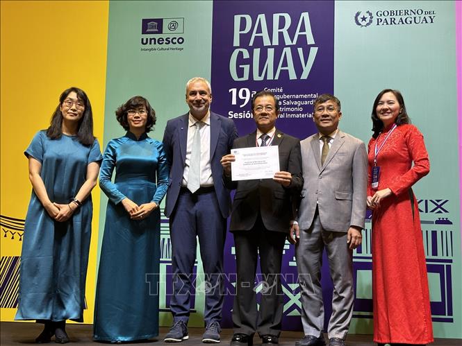 Lễ hội vía Bà Chúa Xứ núi Sam được UNESCO ghi danh là niềm vui chung của cả nước- Ảnh 1. Lễ hội vía Bà Chúa Xứ núi Sam được UNESCO ghi danh là niềm vui chung của cả nước- Ảnh 1.