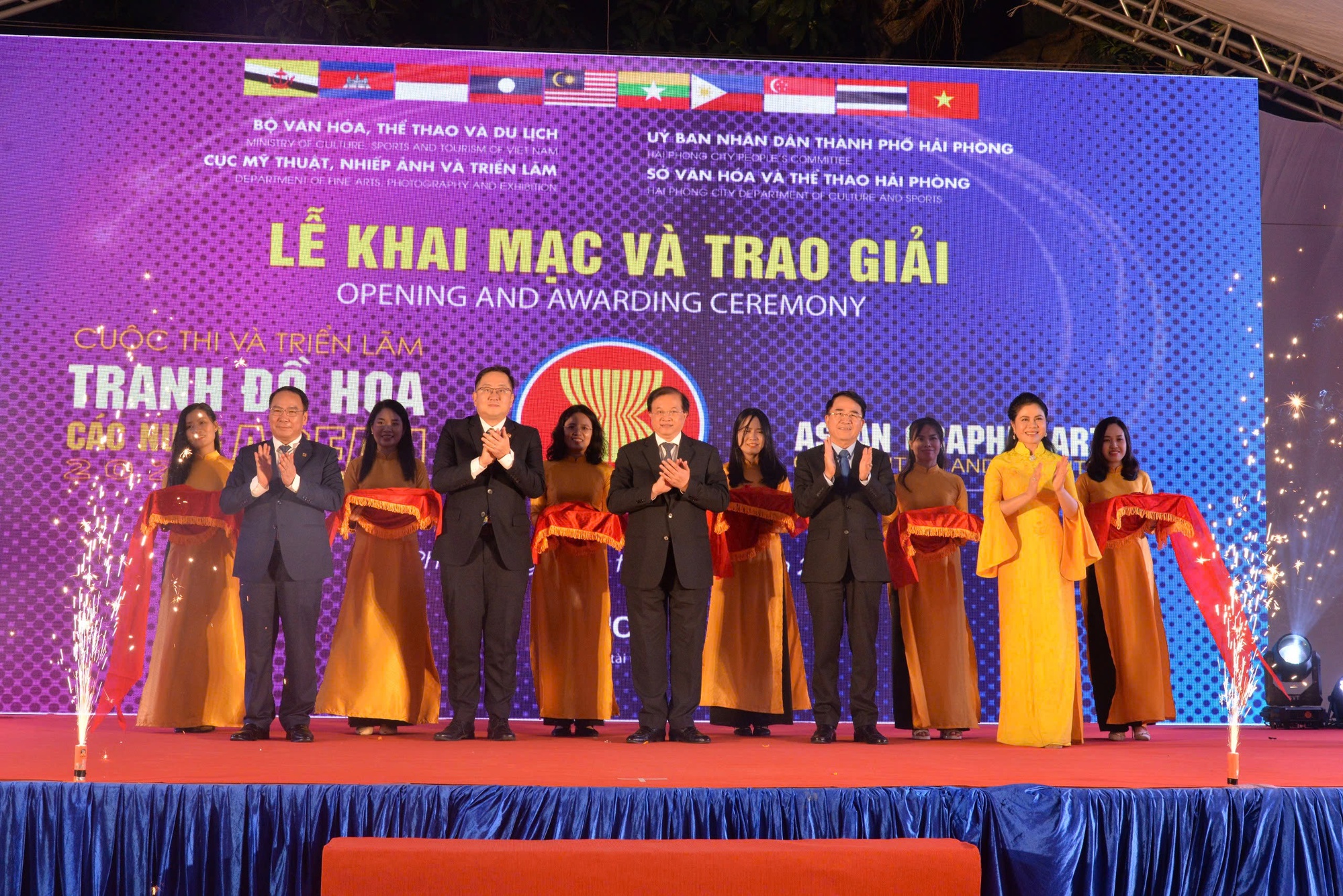 Trao giải thưởng Cuộc thi và Triển lãm Tranh Đồ họa các nước ASEAN 2024- Ảnh 2.