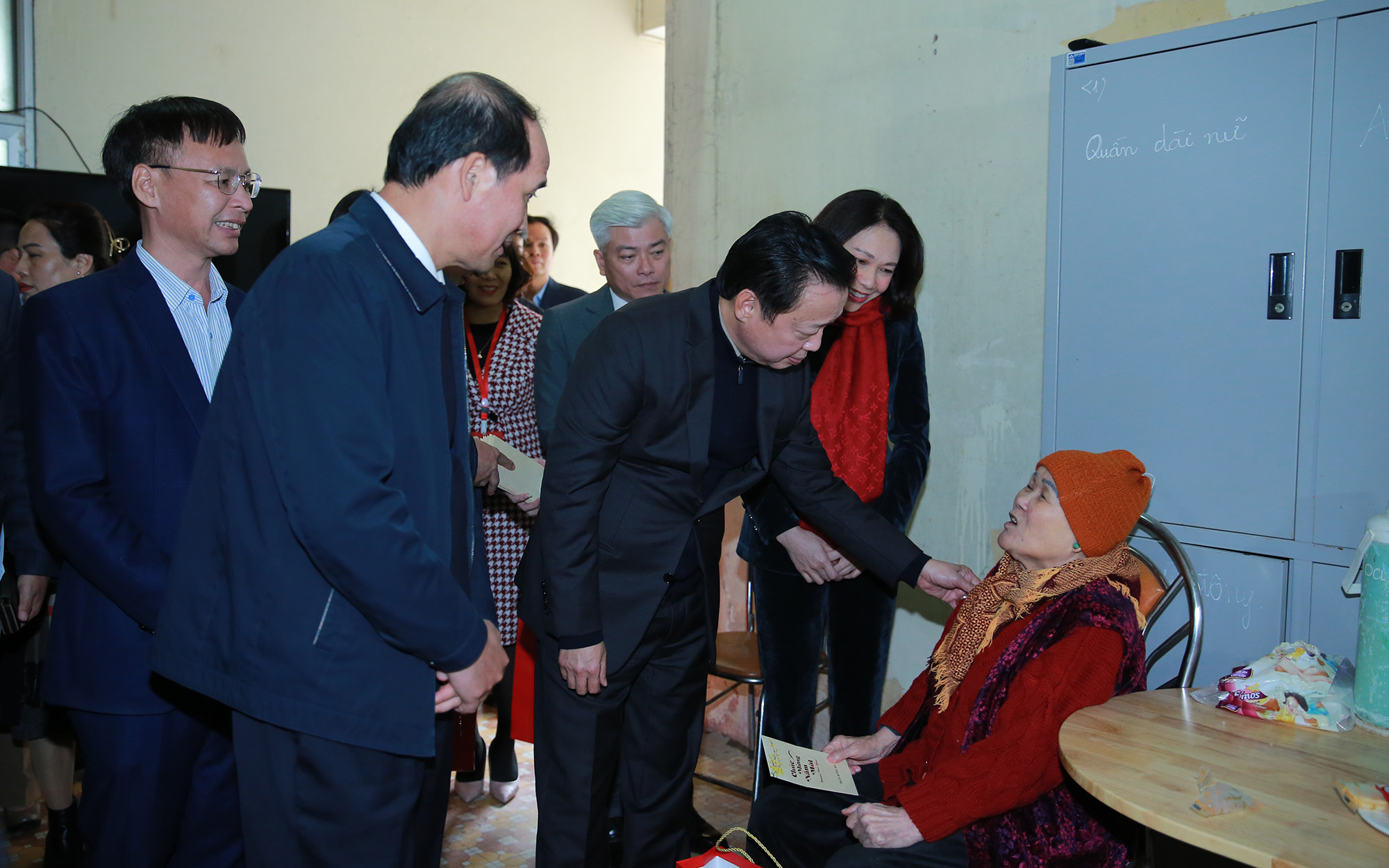 Phó Thủ tướng Trần Hồng Hà thăm, chúc Tết một số đơn vị ở Hà Nội- Ảnh 1.