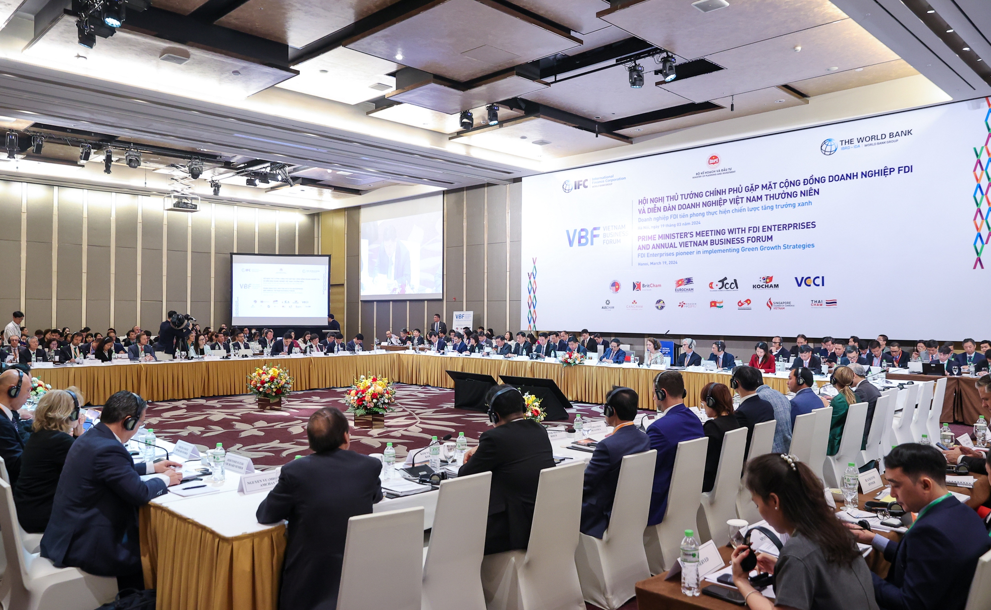 Diễn đàn Doanh nghiệp Việt Nam (VBF) thường niên với chủ đề "Doanh nghiệp FDI tiên phong thực hiện Chiến lược tăng trưởng xanh" - Ảnh: VGP/Nhật Bắc