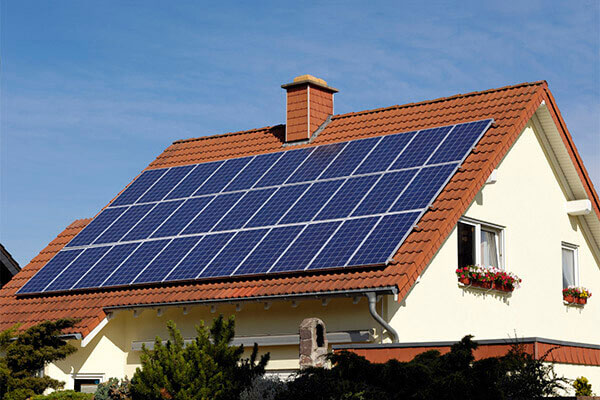 Khẩn trương xây dựng cơ chế khuyến khích phát triển điện mặt trời áp mái lắp đặt tại nhà dân- Ảnh 1.