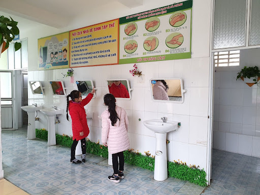 Rà soát các công trình vệ sinh trong trường học, đảm bảo sức khỏe cho học sinh- Ảnh 1.