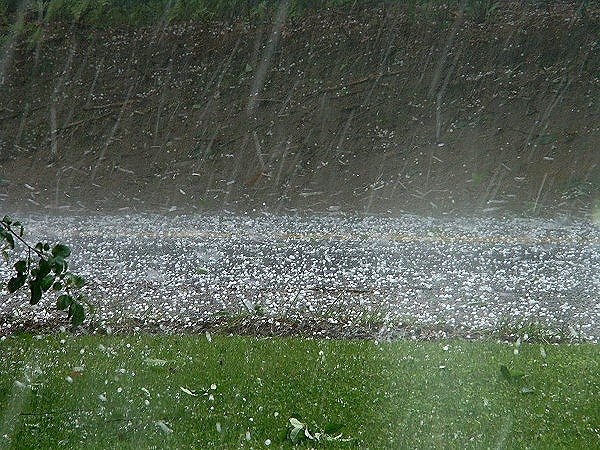 Cảnh báo mưa lớn cục bộ khu vực Bắc Bộ- Ảnh 1.