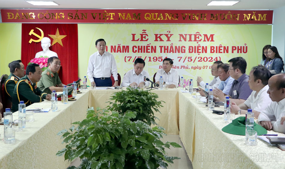 Tổng duyệt Lễ kỷ niệm 70 năm Chiến thắng Điện Biên Phủ: Nhân dân, du khách cổ vũ nồng nhiệt các khối diễu binh, diễu hành- Ảnh 5.