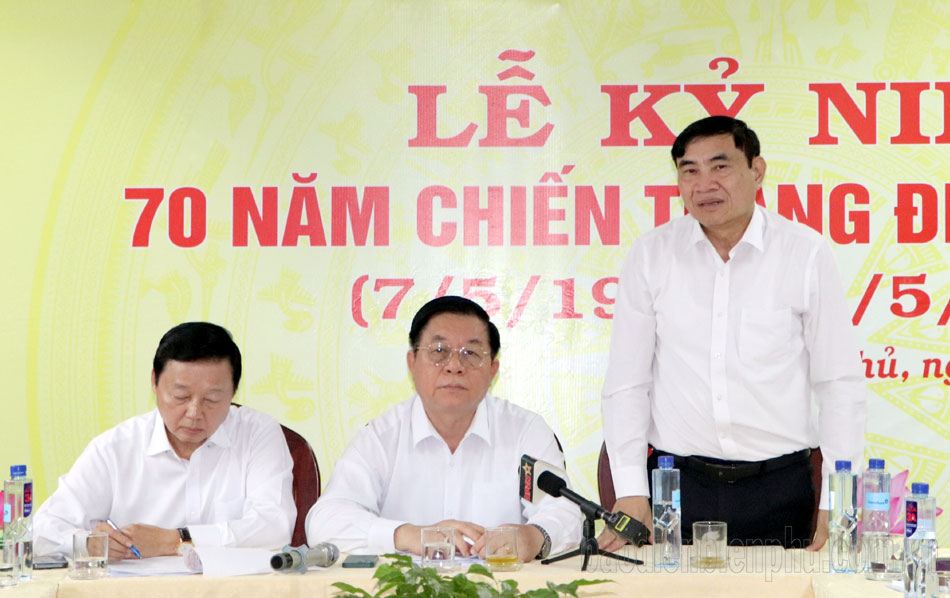 Tổng duyệt Lễ kỷ niệm 70 năm Chiến thắng Điện Biên Phủ: Nhân dân, du khách cổ vũ nồng nhiệt các khối diễu binh, diễu hành- Ảnh 6.