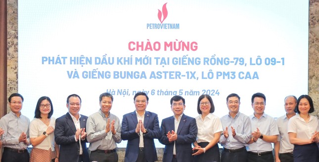 Petrovietnam công bố 2 phát hiện dầu khí mới- Ảnh 4. Petrovietnam công bố 2 phát hiện dầu khí mới- Ảnh 4.