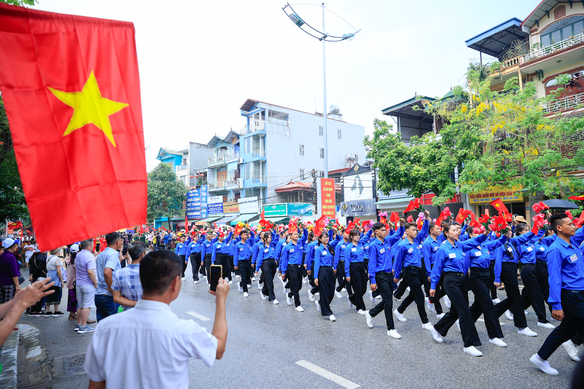 Những hình ảnh ấn tượng tại Lễ diễu binh, diễu hành kỷ niệm 70 năm Chiến thắng Điện Biên Phủ- Ảnh 30.